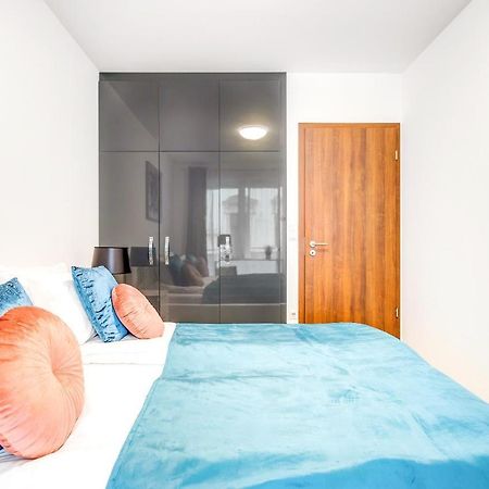 Modern Apartment With Free Garage And Balcony In The Downtown ブダペスト エクステリア 写真