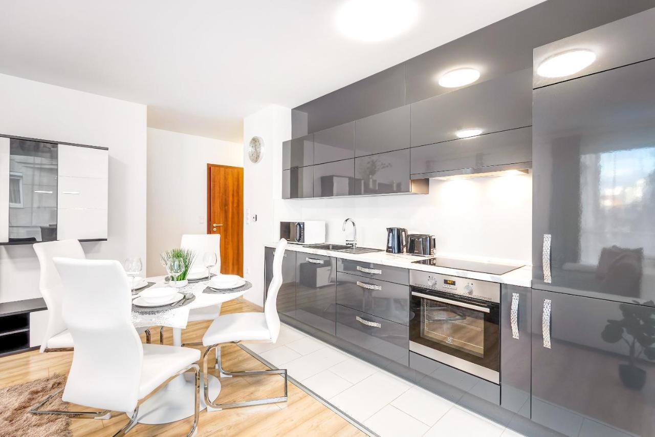 Modern Apartment With Free Garage And Balcony In The Downtown ブダペスト エクステリア 写真