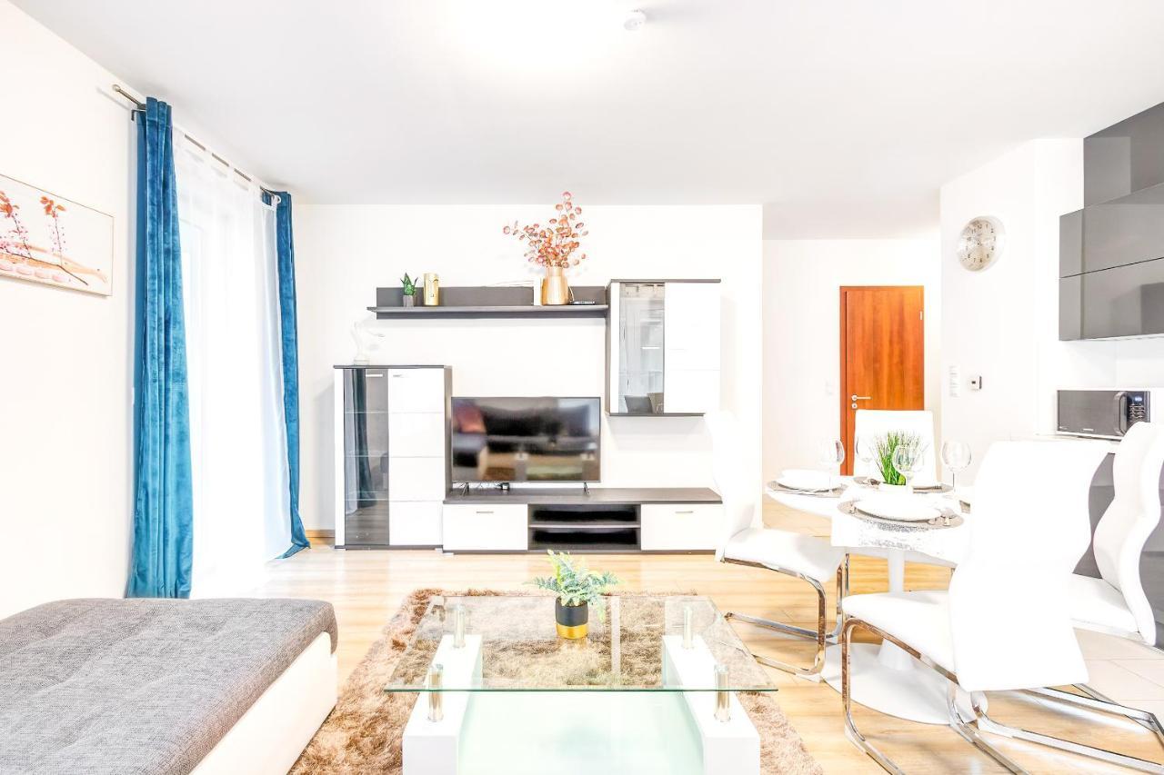 Modern Apartment With Free Garage And Balcony In The Downtown ブダペスト エクステリア 写真
