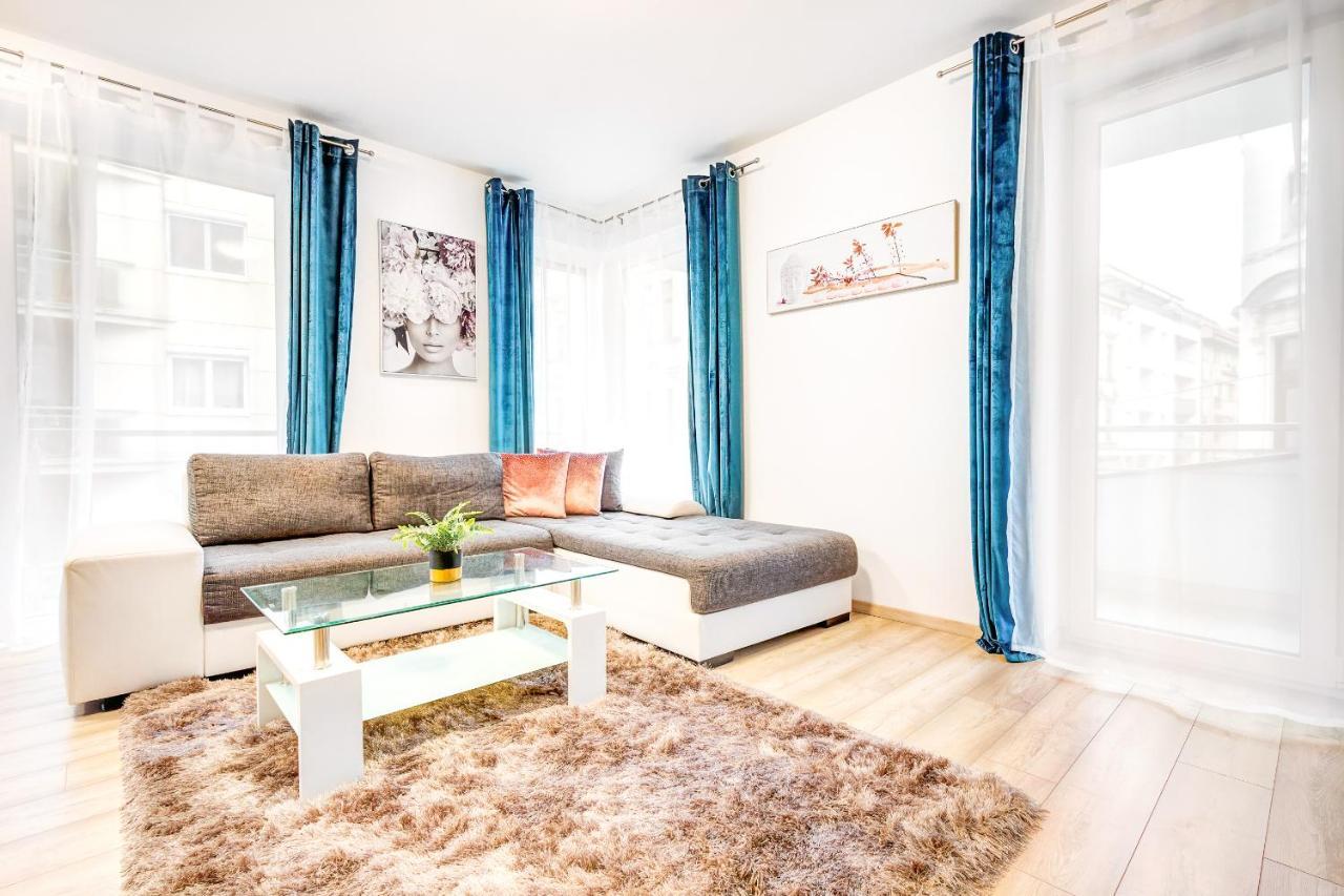 Modern Apartment With Free Garage And Balcony In The Downtown ブダペスト エクステリア 写真