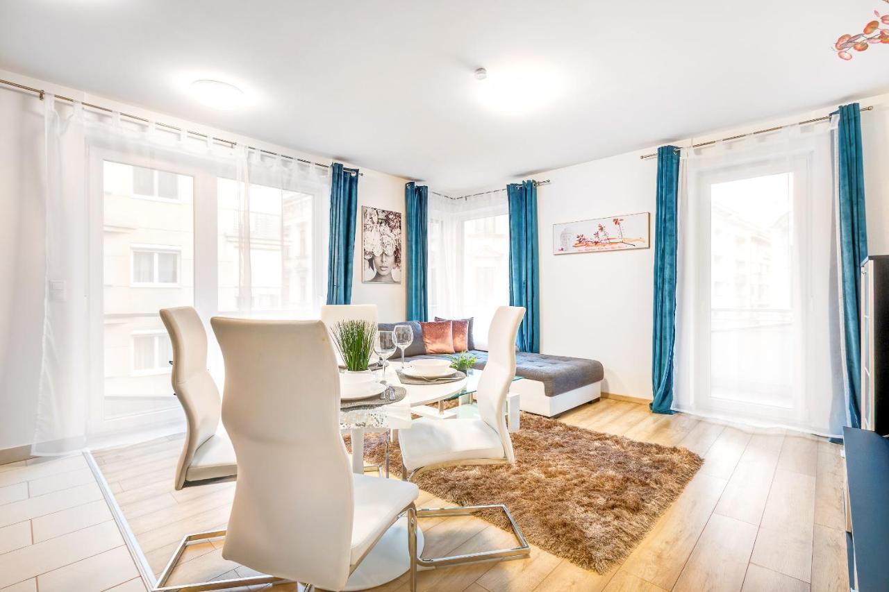 Modern Apartment With Free Garage And Balcony In The Downtown ブダペスト エクステリア 写真