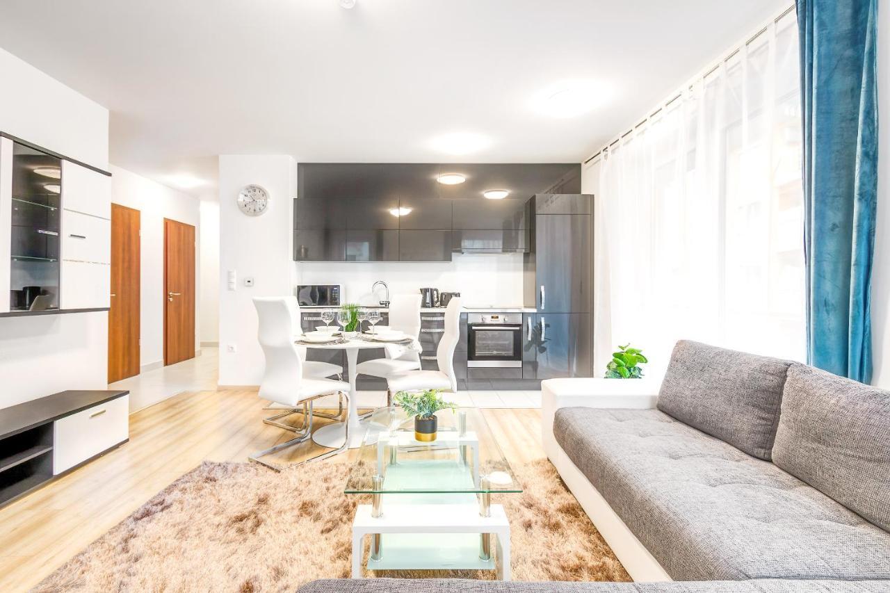 Modern Apartment With Free Garage And Balcony In The Downtown ブダペスト エクステリア 写真