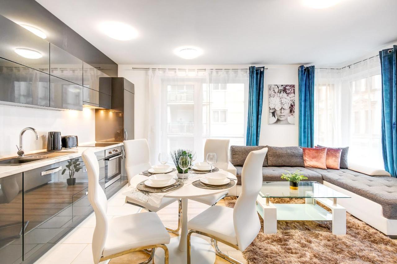 Modern Apartment With Free Garage And Balcony In The Downtown ブダペスト エクステリア 写真