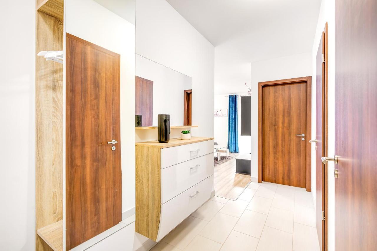 Modern Apartment With Free Garage And Balcony In The Downtown ブダペスト エクステリア 写真