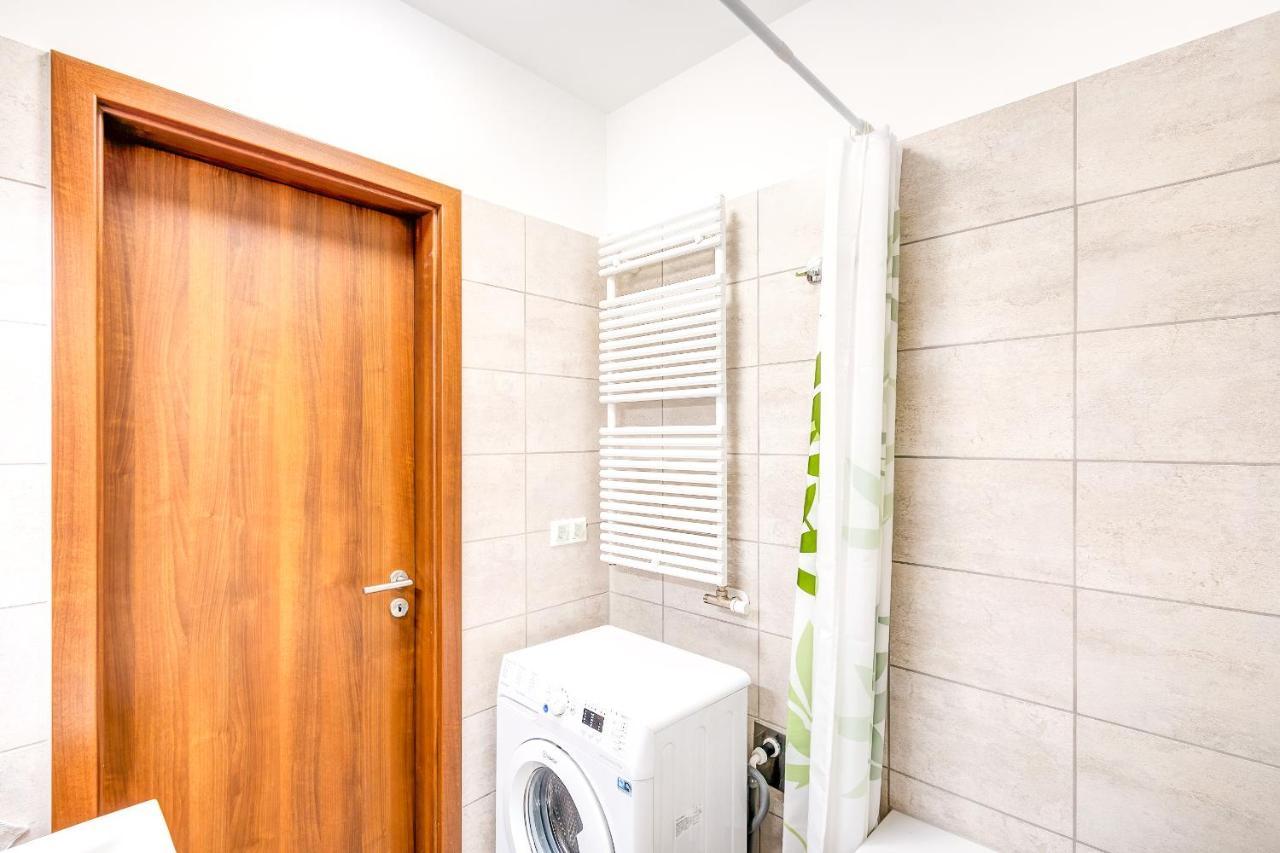 Modern Apartment With Free Garage And Balcony In The Downtown ブダペスト エクステリア 写真