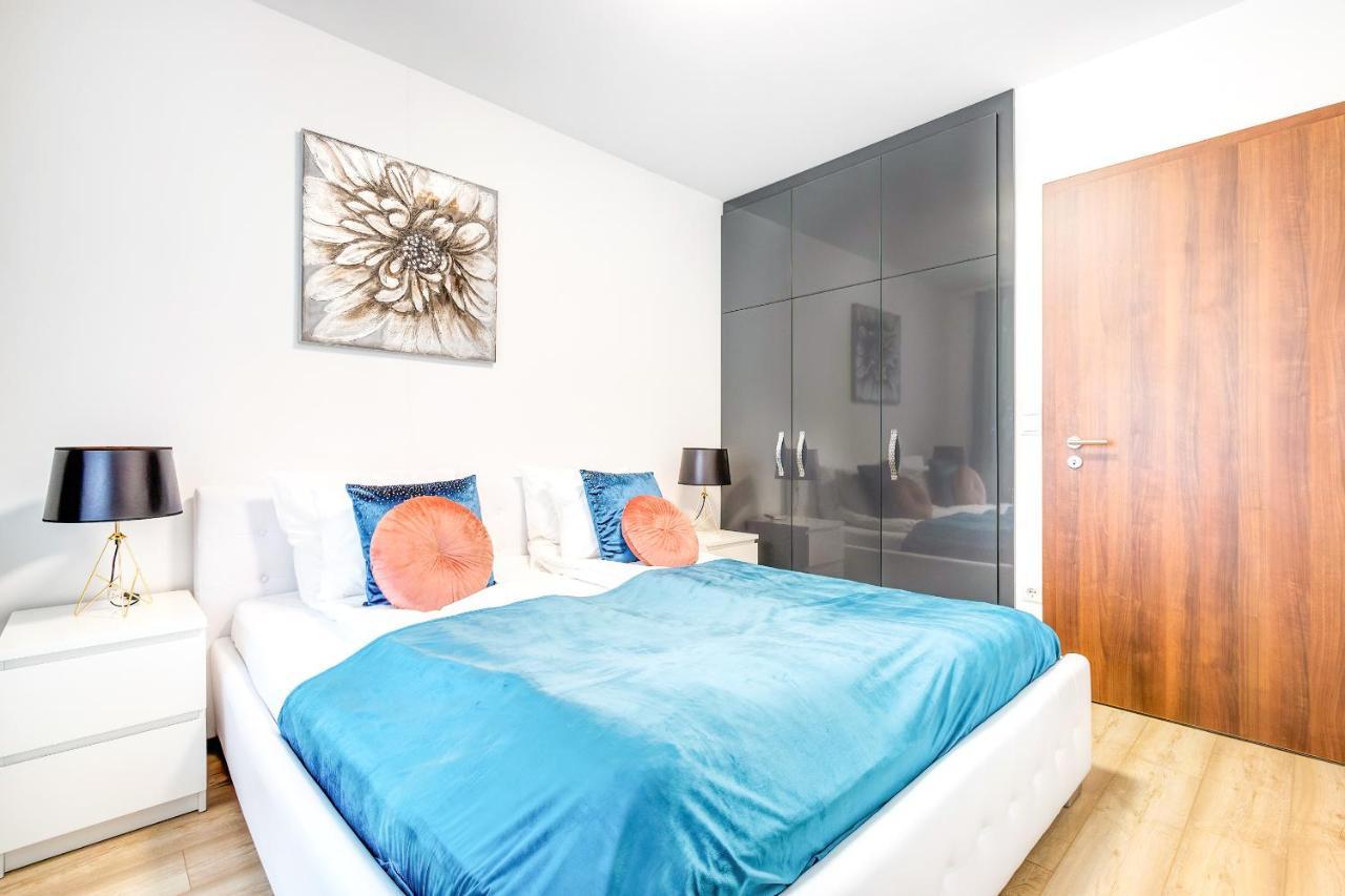 Modern Apartment With Free Garage And Balcony In The Downtown ブダペスト エクステリア 写真