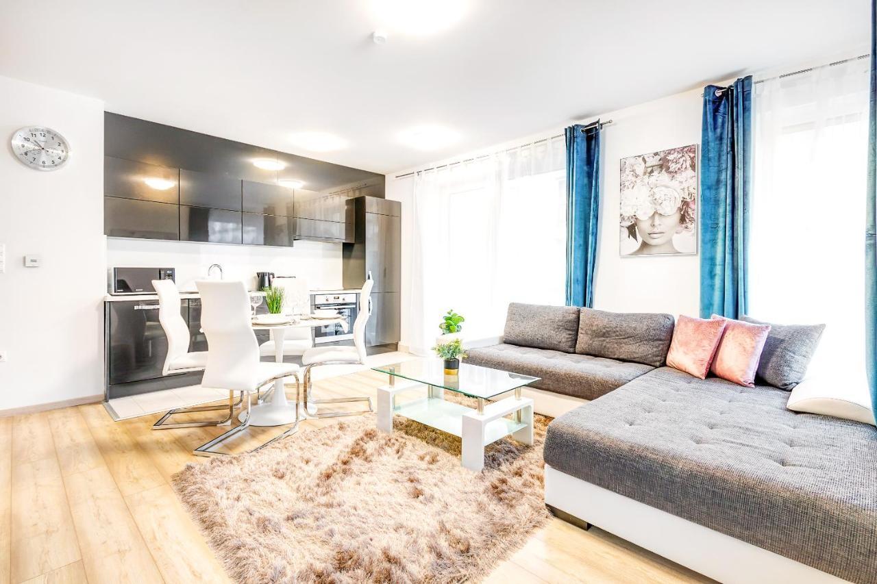 Modern Apartment With Free Garage And Balcony In The Downtown ブダペスト エクステリア 写真